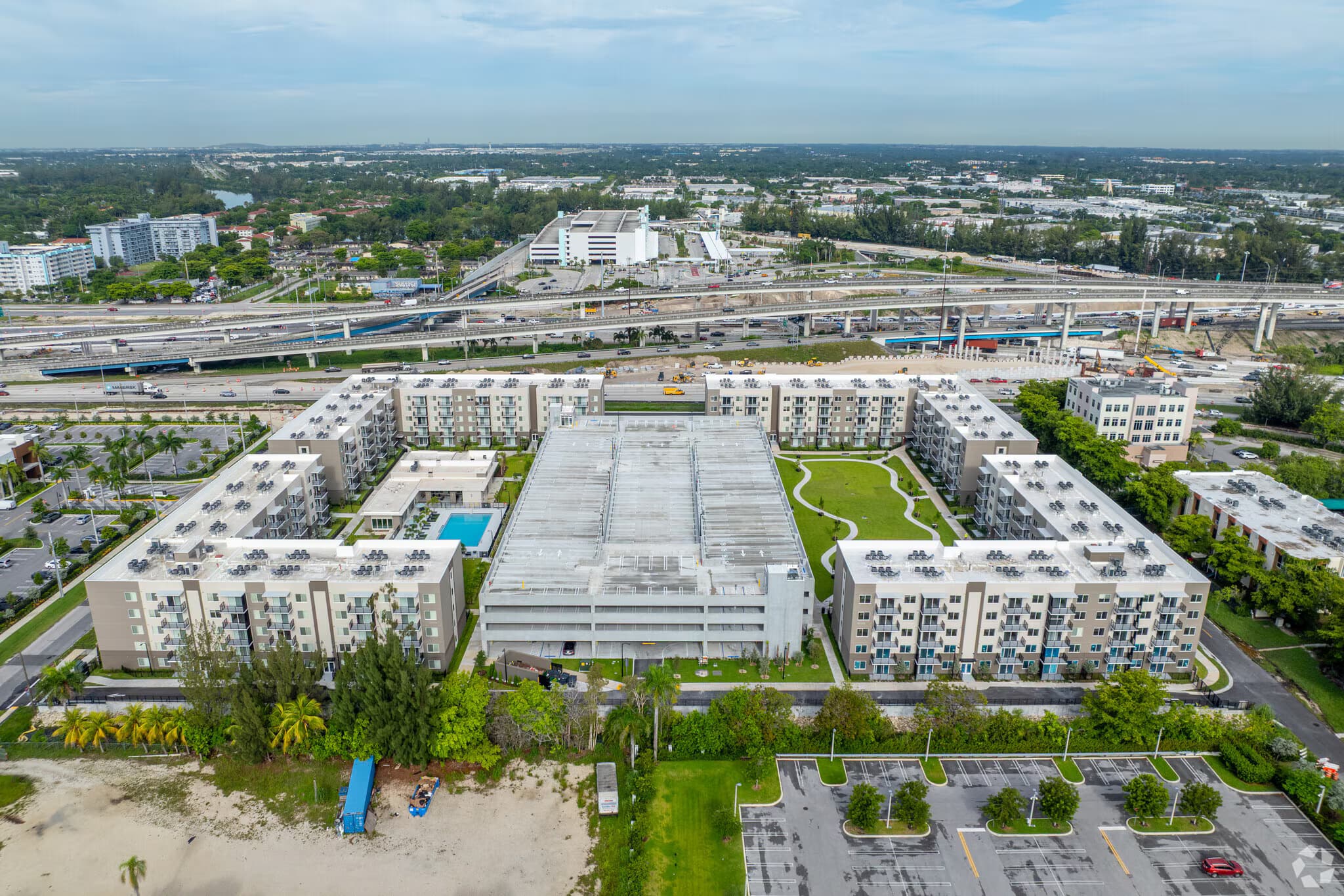 Exterior of Resia Golden Glades